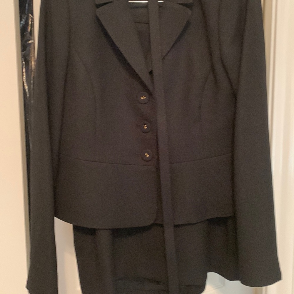 Anne Klein Skirt Suit 6P